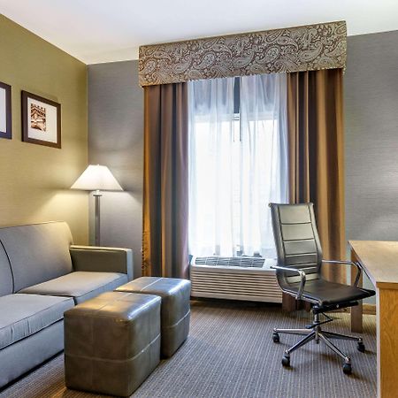 Comfort Suites Southgate-Detroit Buitenkant foto