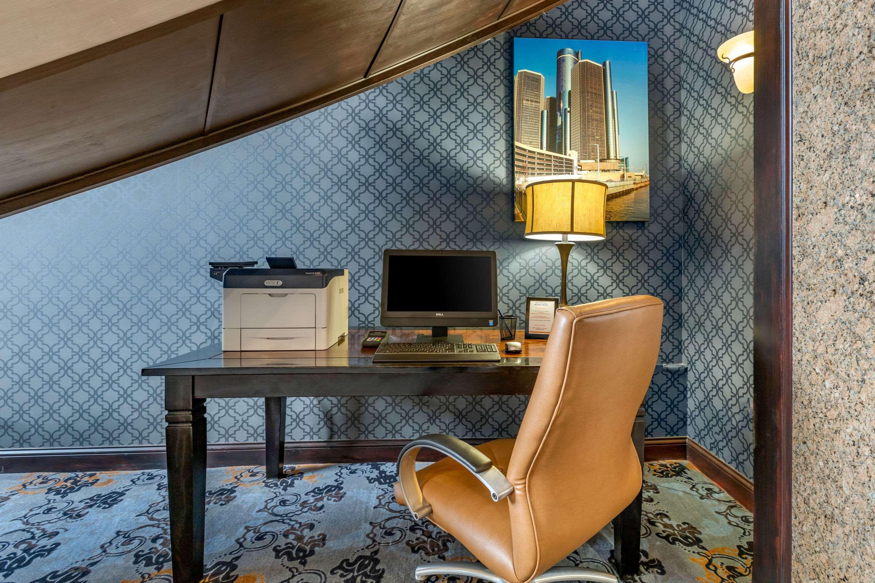 Comfort Suites Southgate-Detroit Buitenkant foto