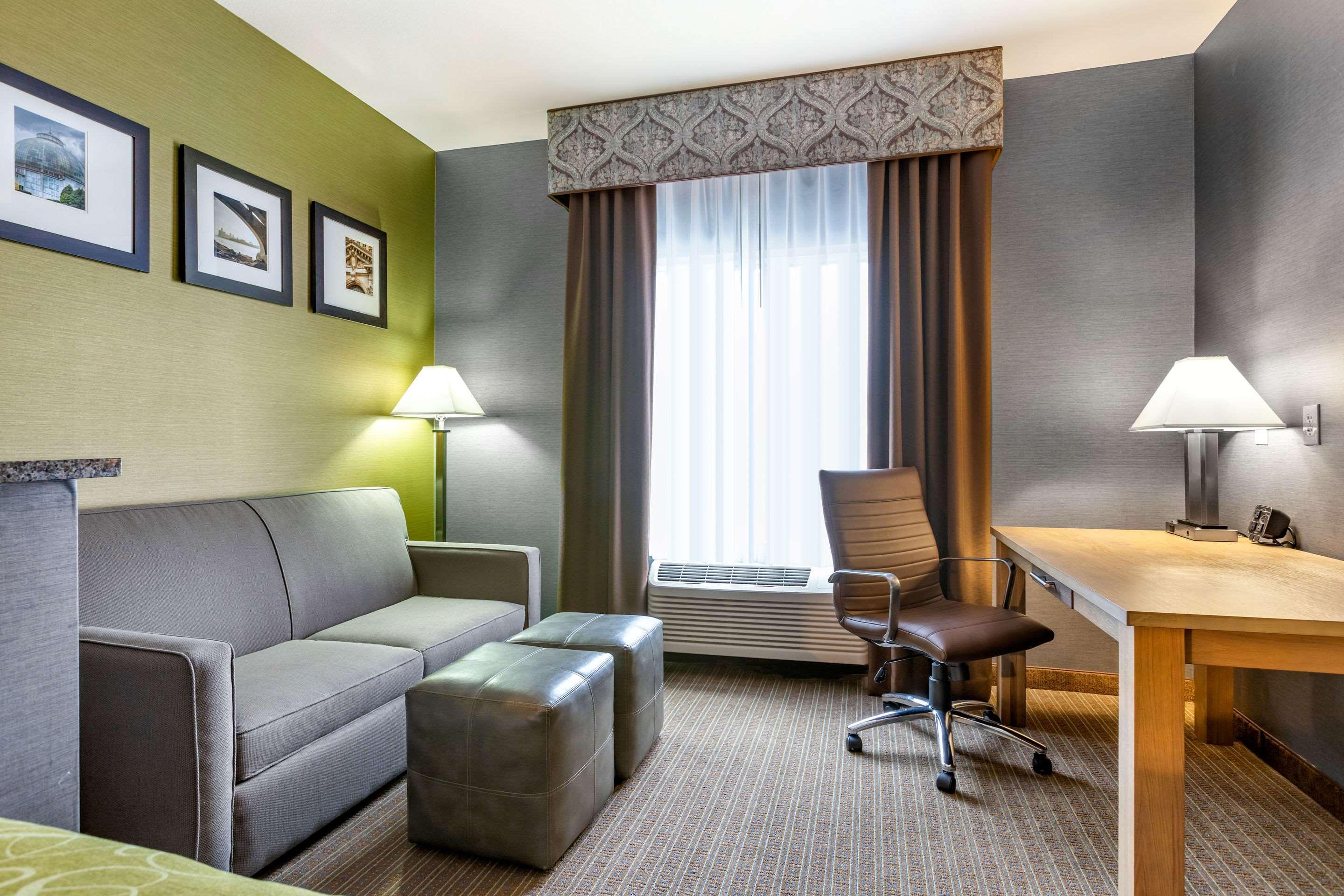 Comfort Suites Southgate-Detroit Buitenkant foto