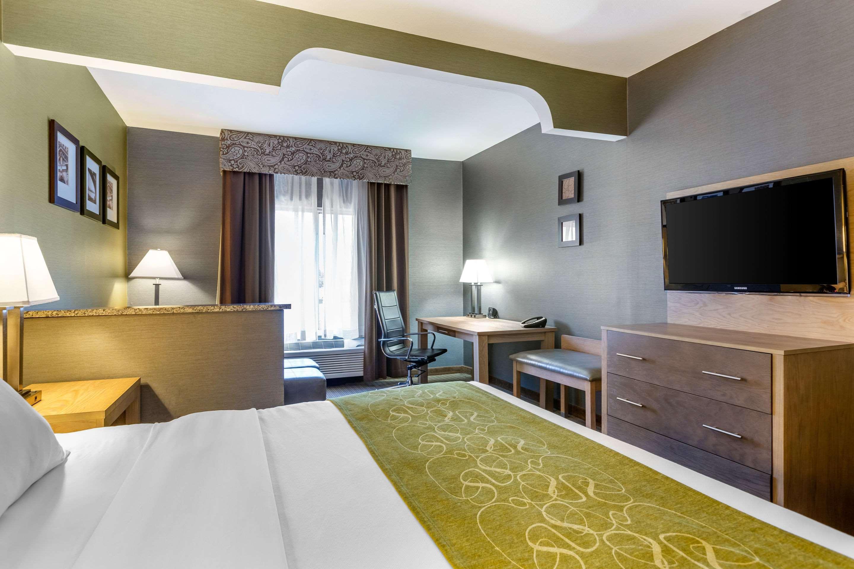 Comfort Suites Southgate-Detroit Buitenkant foto