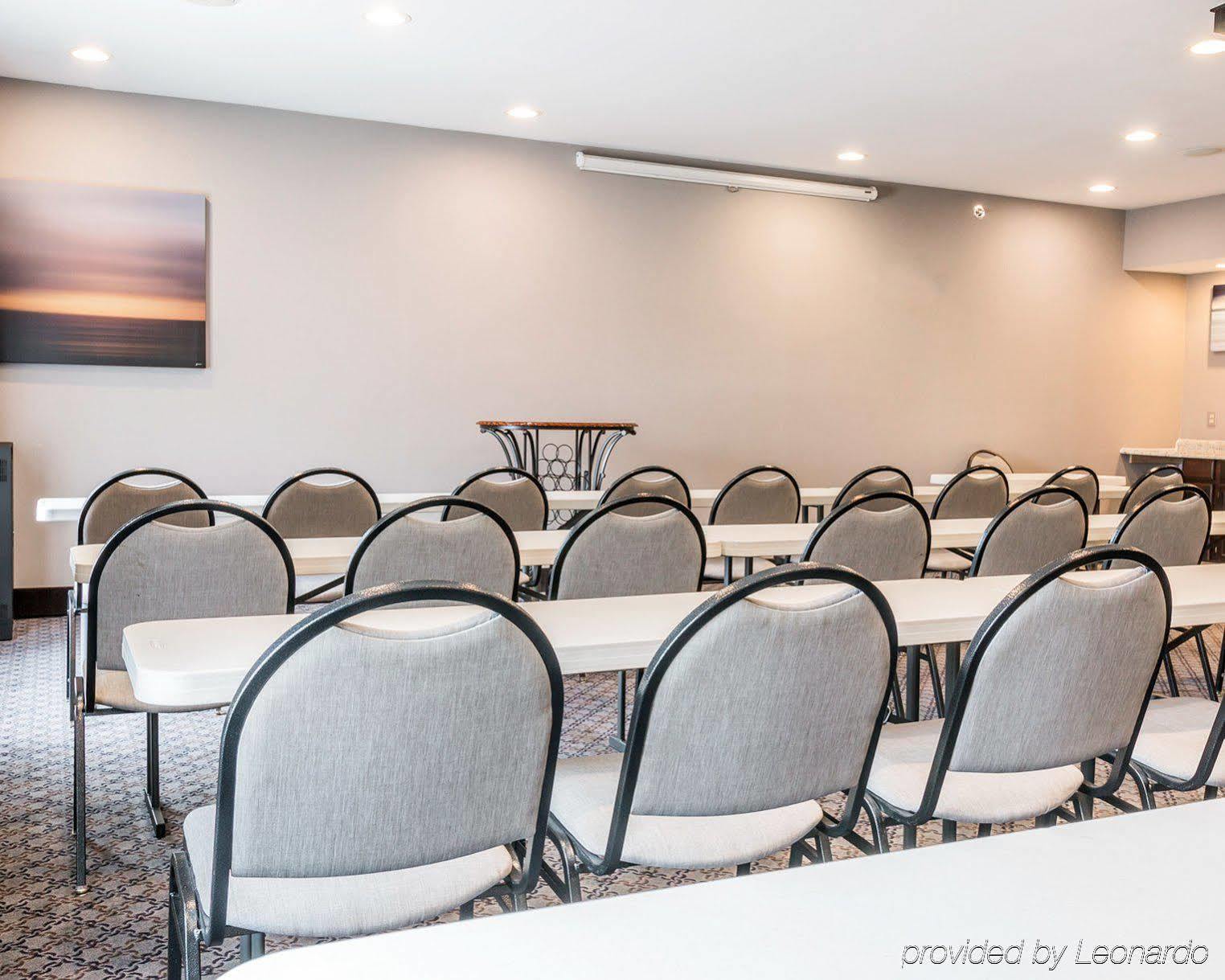 Comfort Suites Southgate-Detroit Buitenkant foto